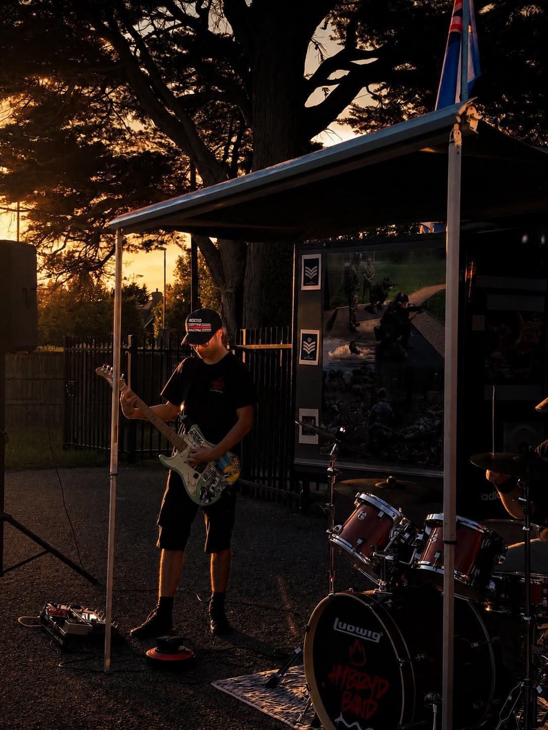 Akira Trembath-Knight playing live with Hybryd